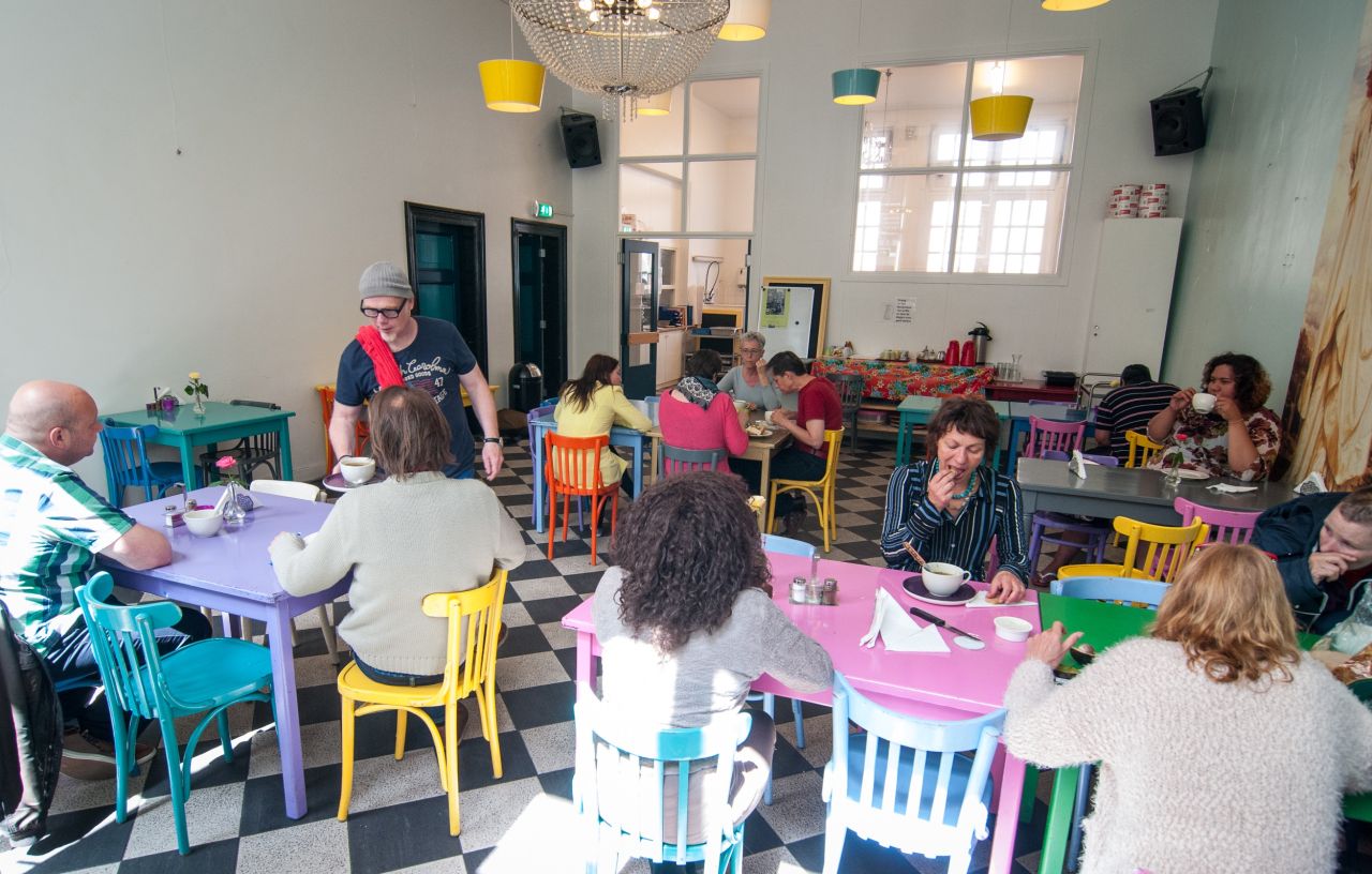 De Regenboog Neighborhood Restaurants